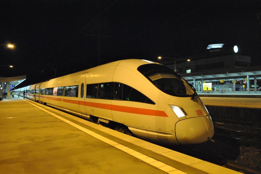 Am 4.8.2010 steht 415 001-7 „Eisenach” im Essener Hbf und wartet auf die Abfahrt in Richtung Wien.