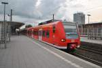 DB Regio AG/144865/am-1552011-steht-425-056-als Am 15.5.2011 steht 425 056 als RE11 nach Dortmund Hbf in Bochum Hbf bereit zur Abfahrt.