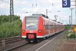 DB Regio AG/146675/am-2162011-faehrt-425-075-als Am 21.6.2011 fhrt 425 075 als RB33 nach Mnchengladbach Hbf in Rheinhausen ein.