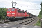 DB Schenker Rail Deutschland AG/150864/am-1872011-ziehen-151-109-6-und Am 18.7.2011 ziehen 151 109-6 und 151 046-0 einen Erzzug durch Ratingen-Lintorf.