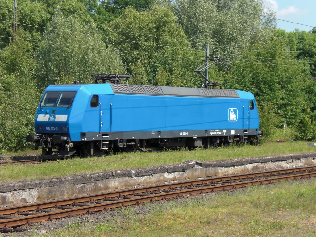Am 23.5.2009 steht 145 023-6 abgestellt in Bremen Vegesack.