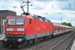 Am 15.5.2011 steht 143 045 mit der S1 nach Solingen Hbf in Bochum Hbf.