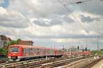 Am 25.7.2010 fhrt eine Doppeltraktion BR 474 als S3 nach Buxtehude in Hamburg-Altona in den Tunnel.